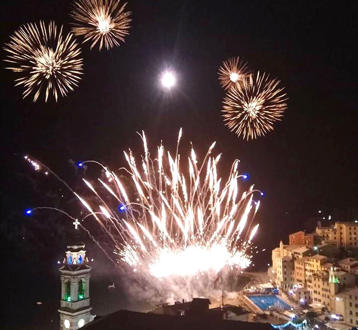 Prezzi esorbitanti alla festa patronale, i turisti si lamentano
