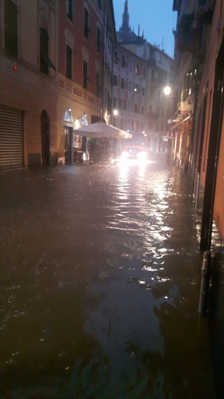Allagamenti a Rapallo in via Mameli