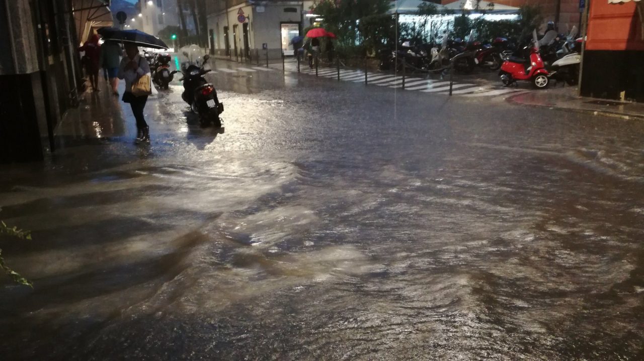 Allagamenti a Rapallo in corso Assereto