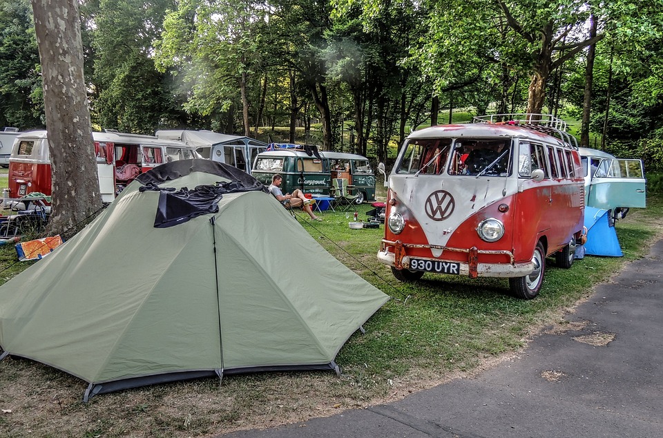 Alloggiano in un camping ma a fine vacanza non pagano