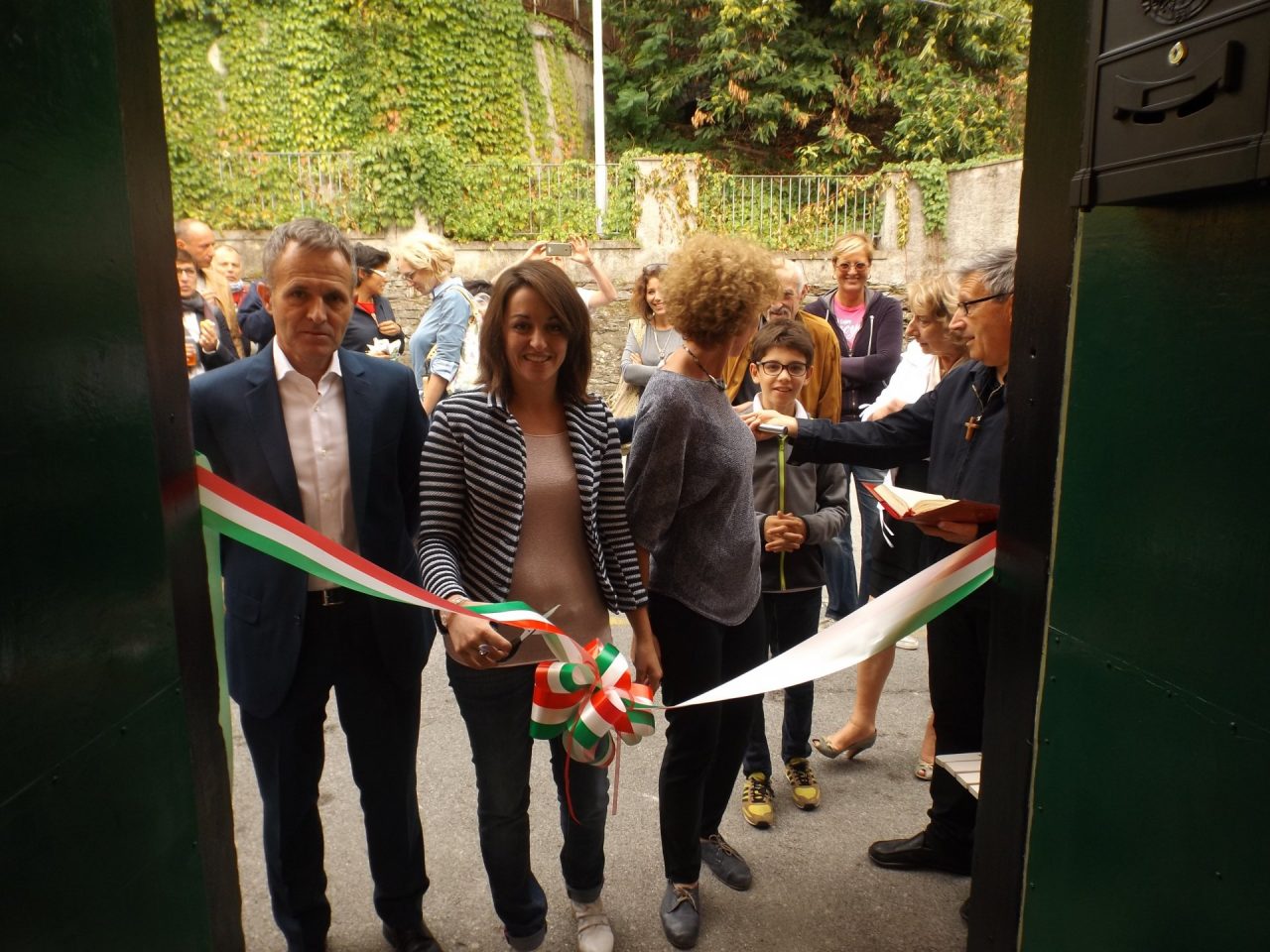 Uscio, taglio del nastro al nuovo studio veterinario