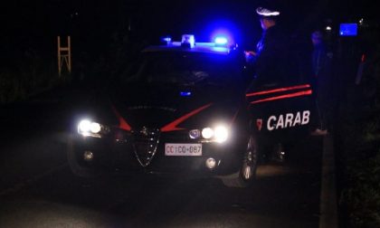 Aggredisce con calci e pugni un carabiniere, arrestata 27enne