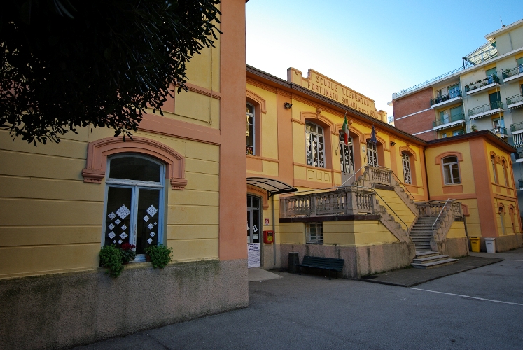 Sicurezza, un secondo ingresso alle scuole Solari