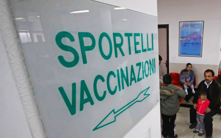 Vaccini, ora è il turno delle scuole dell’obbligo