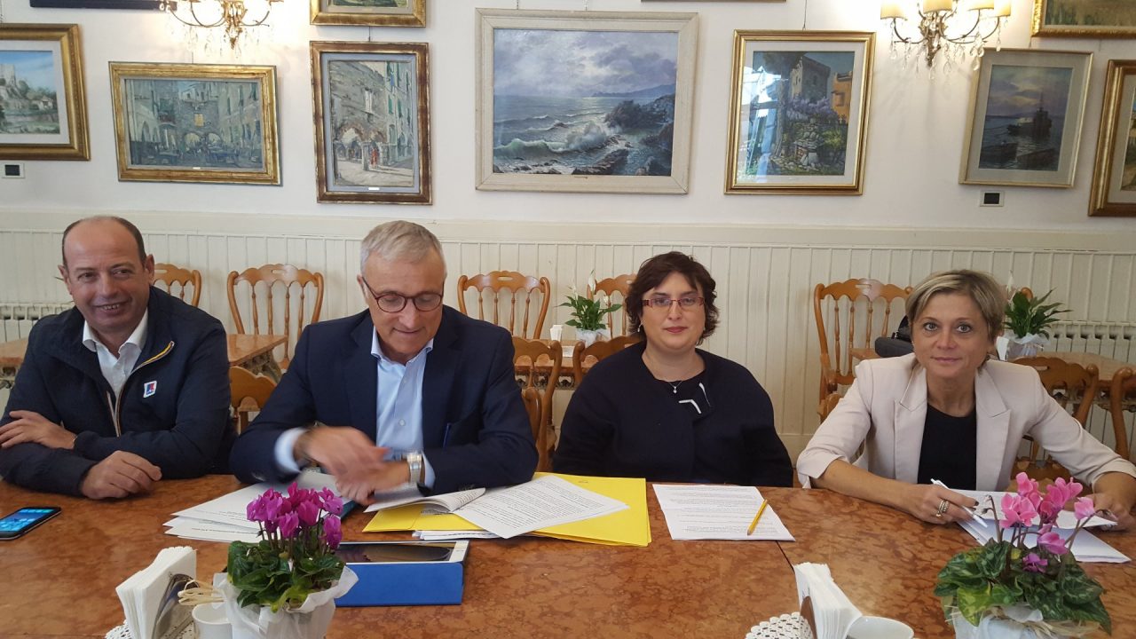 Computer da 2mila euro e rinnovo strutture informatiche: l’opposizione all’assalto
