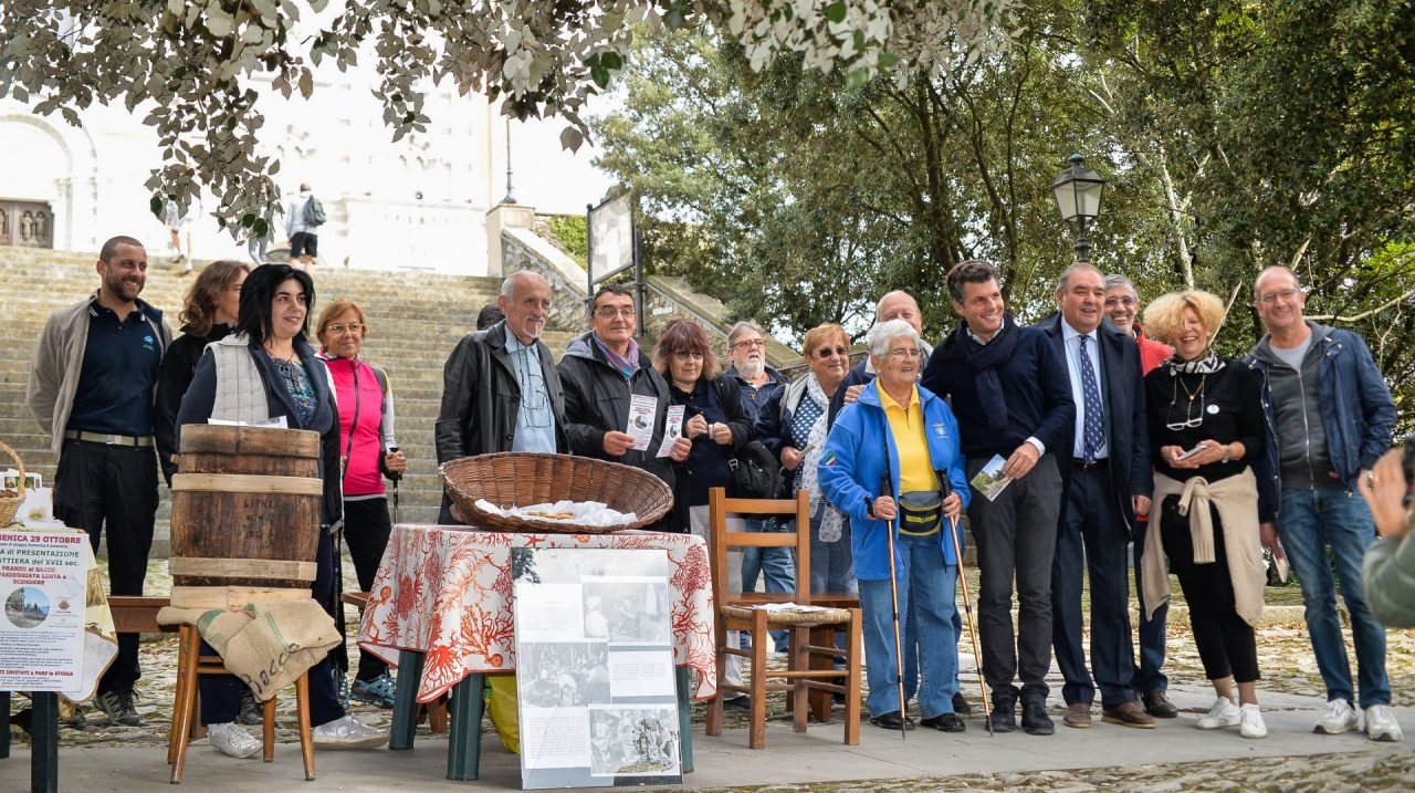 La discesa di Gemma lungo la Mulattiera di Montallegro