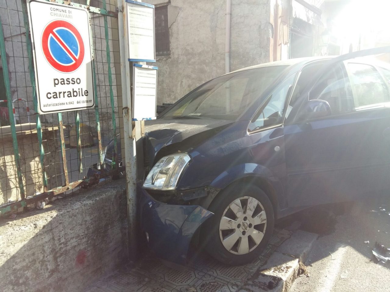 Incidente a Chiavari, traffico in tilt e l’intervento di due ambulanze