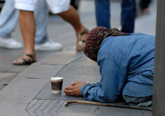 Chiavari rinnova l’ordinanza anti mendicanti