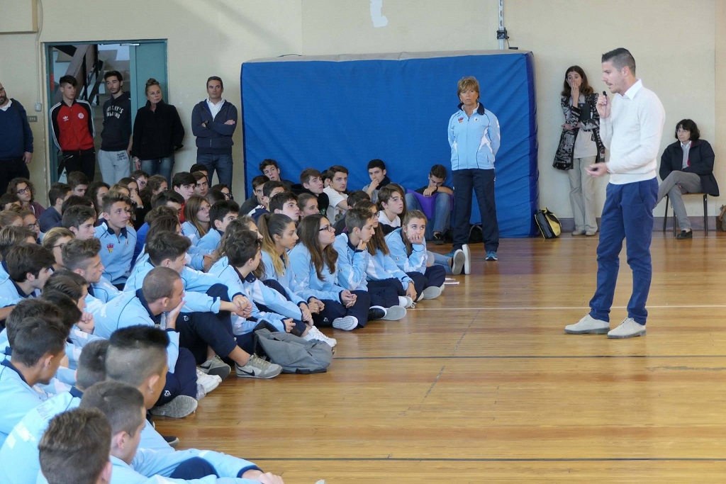 Catellani ha raccontato la sua storia al liceo King di Genova