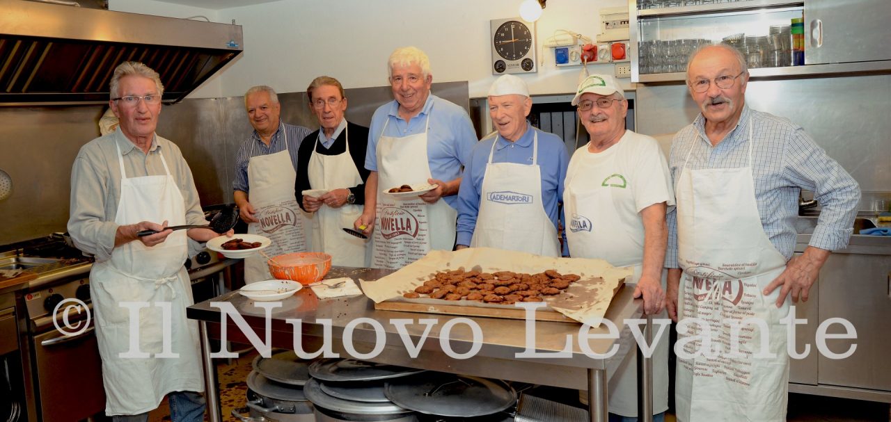 In tanti alla grande castagnata d’autunno a Rupinaro