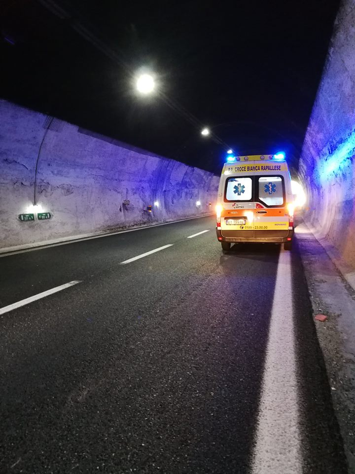 Chiamata per un’emergenza, ambulanza costretta a pagare