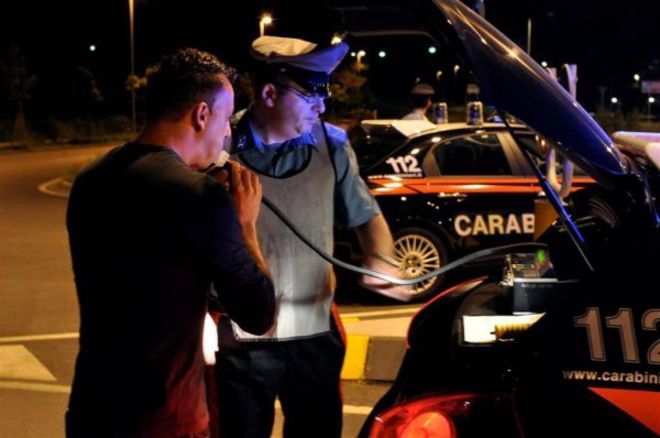 Guida ubriaco e provoca sinistro stradale, denunciato