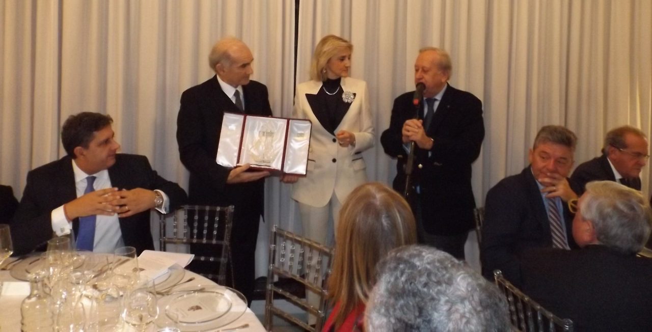 Il Premio Polis al manager Giuseppe Zampini