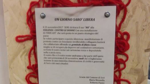 Sori, una grande manifestazione silenziosa contro la violenza sulle donne