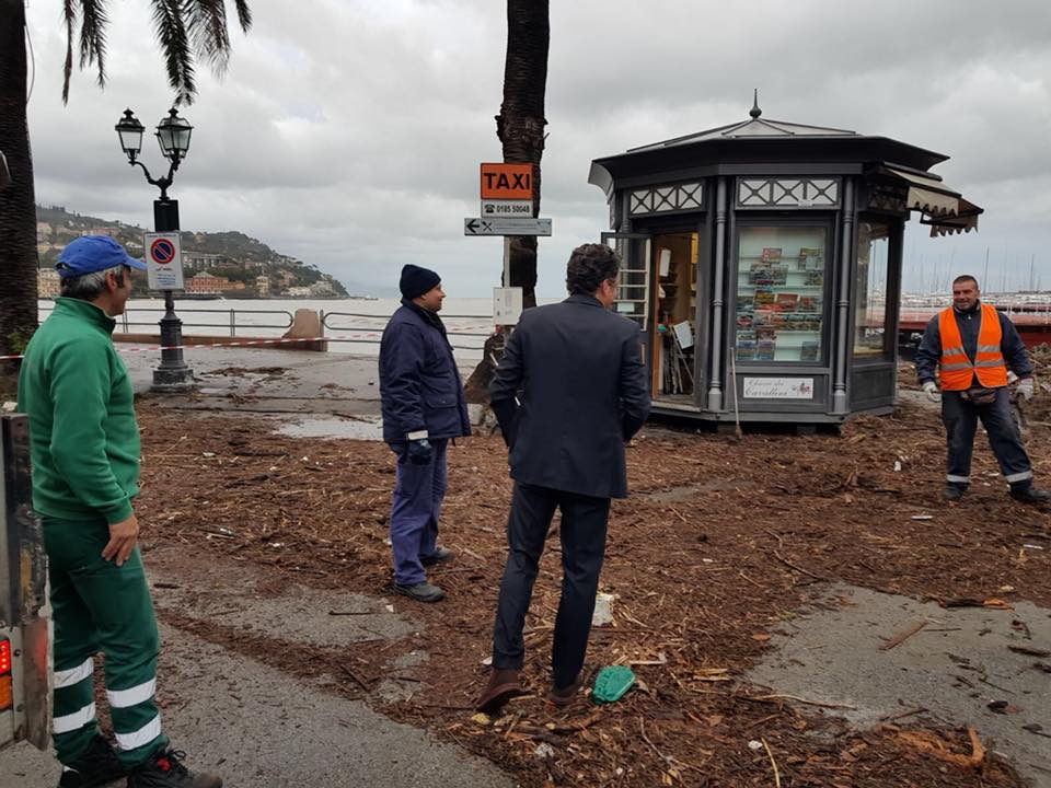 Treni bloccati nella tempesta: la Procura aprirà un’inchiesta