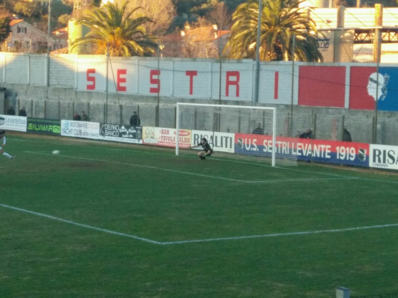 Serie D: il Sestri Levante blocca la capolista, la Lavagnese espugna Viareggio
