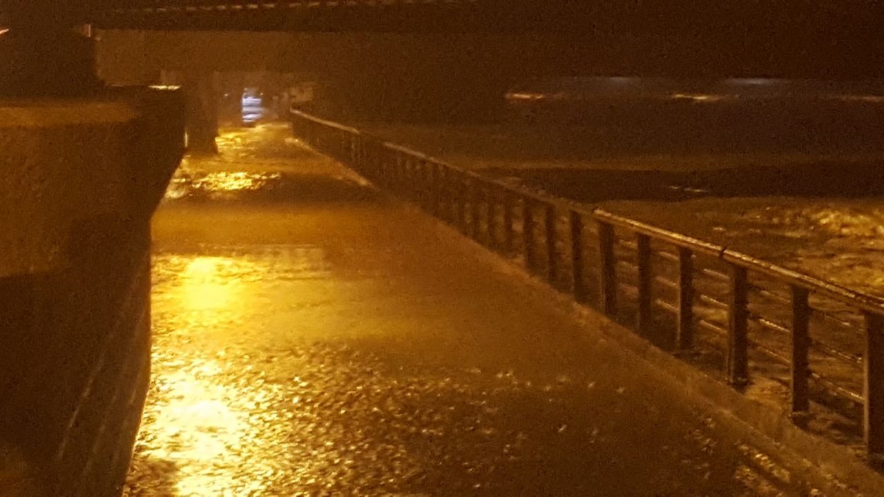 Maltempo a Chiavari, esondato il fiume Entella