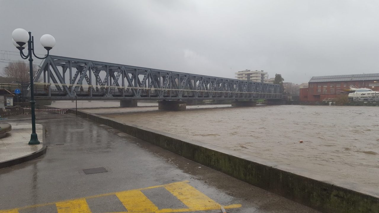 Allerta rossa prorogata fino alle ore 13 di domani