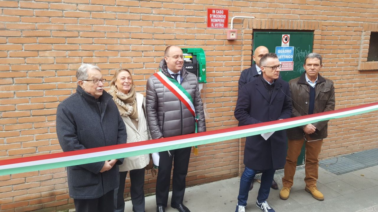 Inaugurato il primo defibrillatore ad uso pubblico a Chiavari
