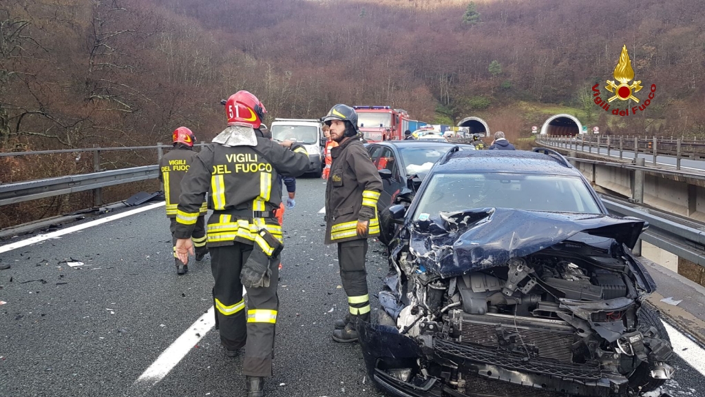 Maxi tamponamento in A12, autostrada interrotta fra Deiva Marina e Carrodano