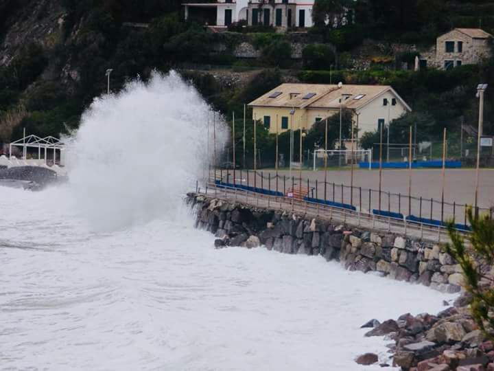 Maltempo, la regione autorizza lo stato di emergenza per ripristinare i danni delle mareggiate
