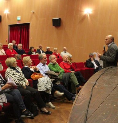 Invecchiano solo gli altri al teatro di Sori