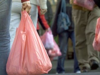 Le buste della spesa dal 1° gennaio devono essere biodegradabili e compostabili