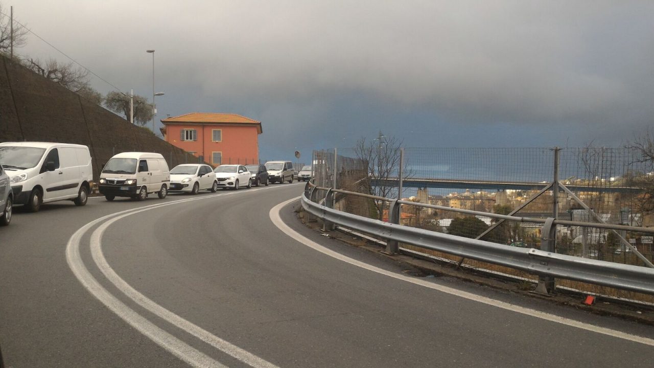 Casello autostradale di Lavagna, code in uscita