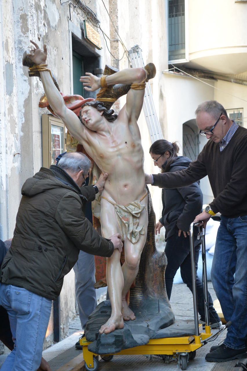 Statua di San Sebastiano in viaggio per il Metropolitan di New York 26