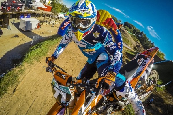 Cade in pista, motociclista al San Martino