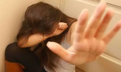 Adesca ragazzine su Facebook, indagato per violenza sessuale un 38enne