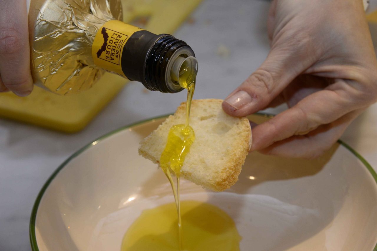 Olio, tutti i segreti: i corsi