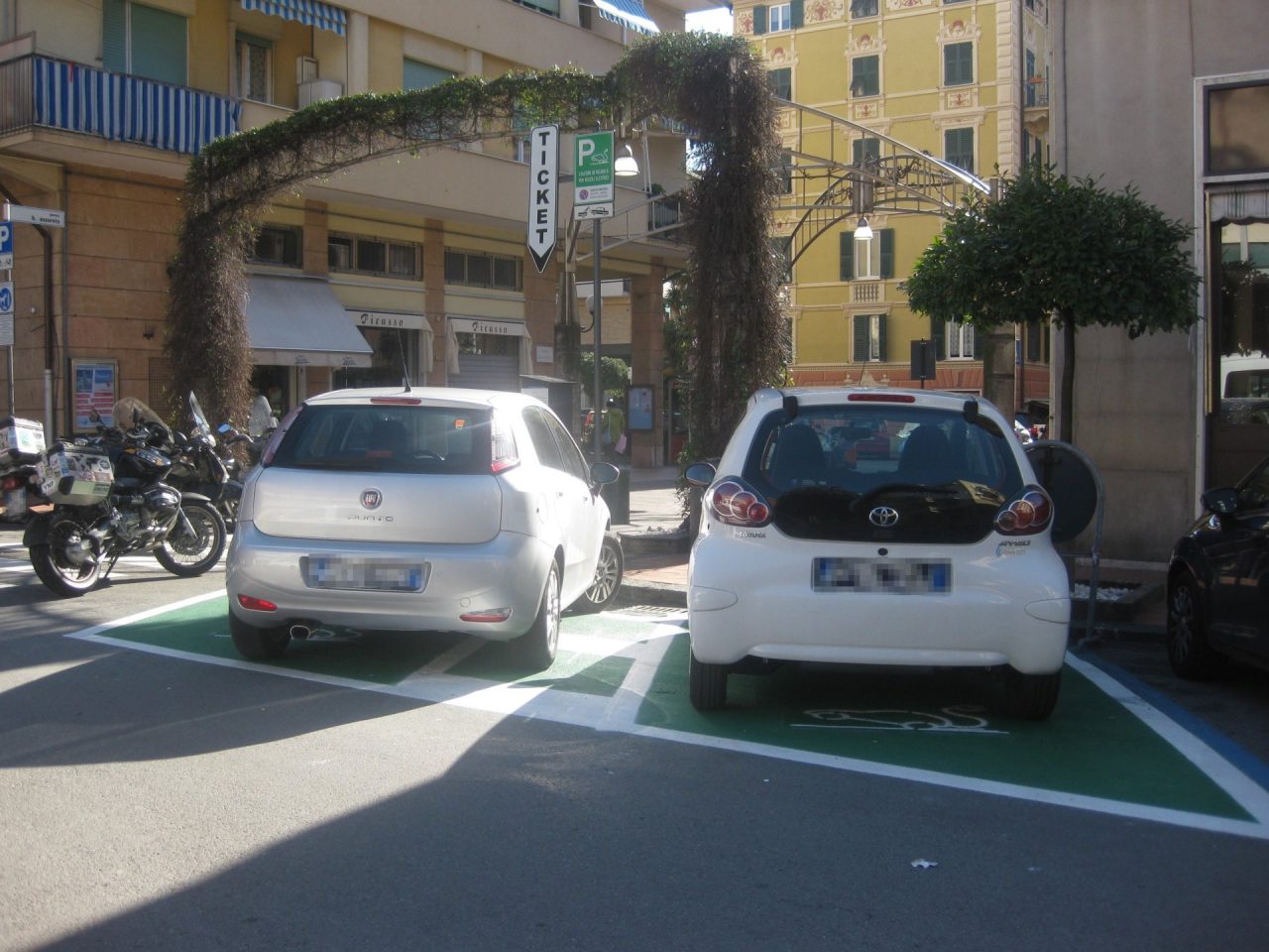 Una stazione di ricarica dei veicoli elettrici a Recco