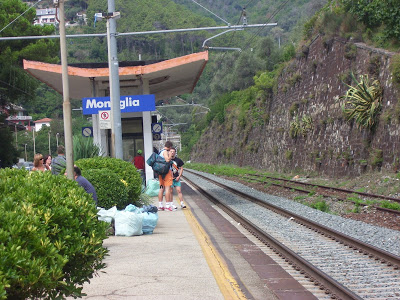 Stazione di Moneglia, botta e risposta tra Garibaldi e Berrino