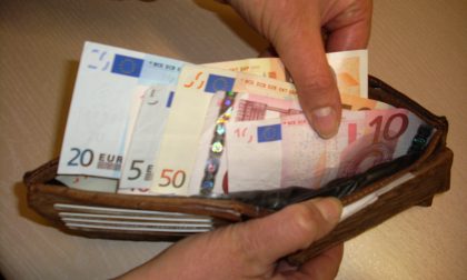 Shopping a Rapallo con banconote false
