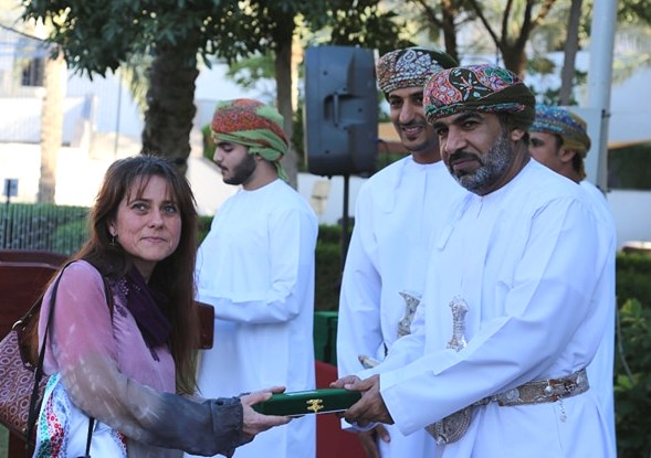Monteghirfo parte alla conquista del sultanato dell’Oman con la scultura di Antonella Tiozzo