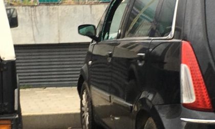 Raid vandalico a Sestri Levante, rotti i vetri delle auto parcheggiate
