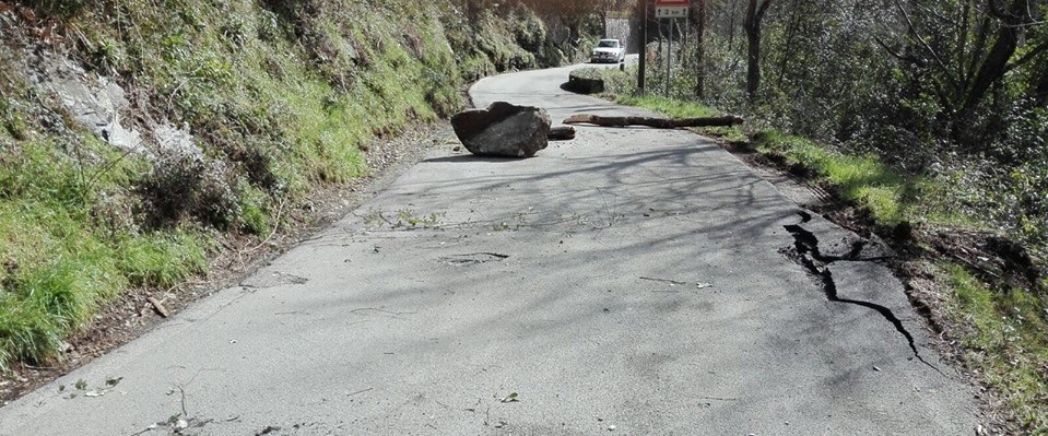 Frana sulla SP42, la Val Cichero resta isolata
