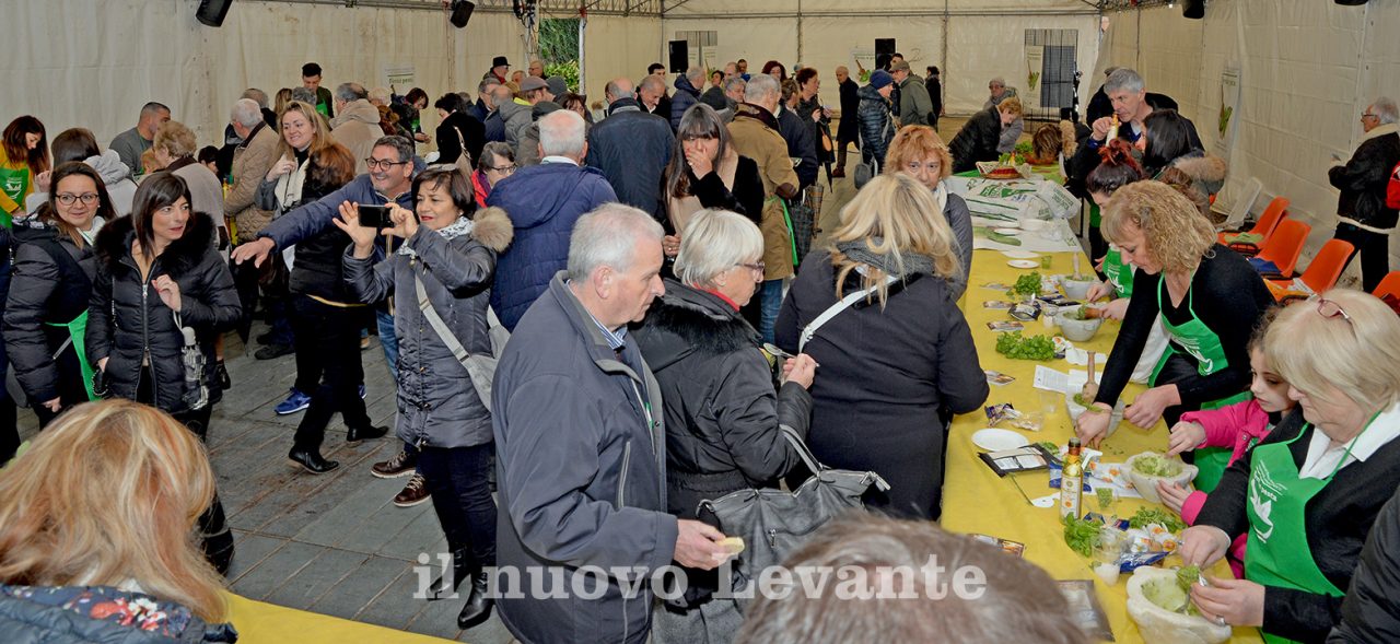 Chiavari, le foto della pestata collettiva