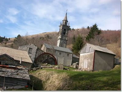 Villa Cella chiede aiuto  per il tetto della chiesa