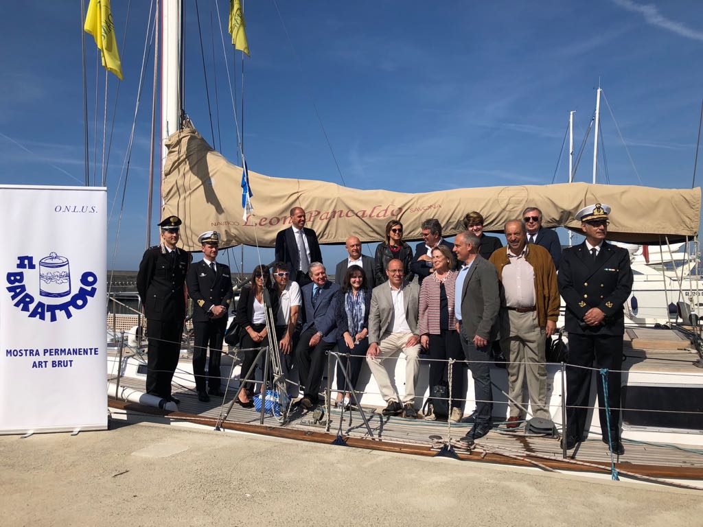 La nave scuola Leon Pancaldo attracca a Chiavari