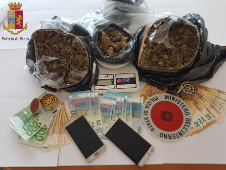2 chili di droga sequestrati a Lavagna: tre arresti e sei denunce