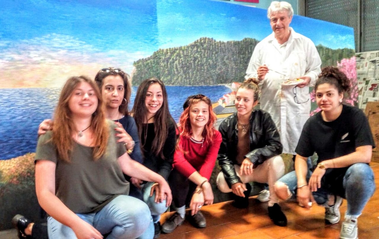 I pannelli colorati destinati alla comunità terapeutica