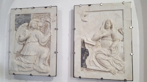 Ricollocati due bassorilievi restaurati all’ex Convento dell’Annunziata