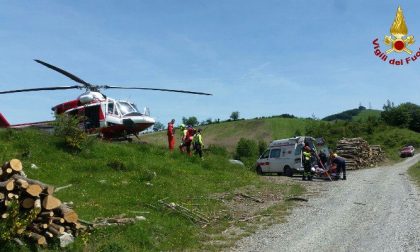 Incidente stradale, motociclista soccorso dai Vigili del Fuoco e portato via in elicottero