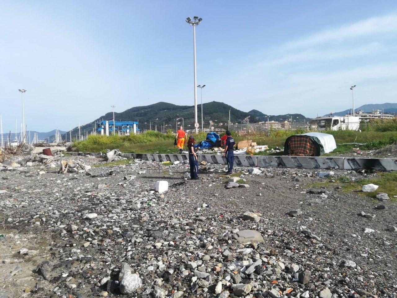 Sgombero accampamenti e rifugi di fortuna di Piazza Giovanni Paolo II
