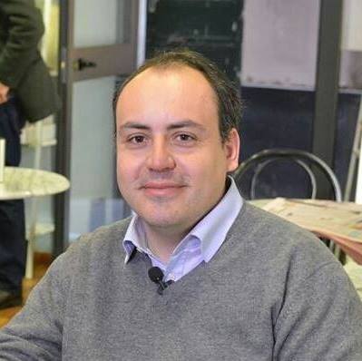 Conti chiede al Comune un’ordinanza che vieti di stare a torso nudo a Sestri