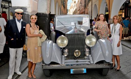 Glamour, le auto e le moto d'epoca incantano Chiavari