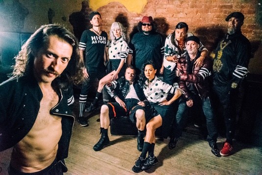 Mojotic, questa sera a Sestri i Gogol Bordello