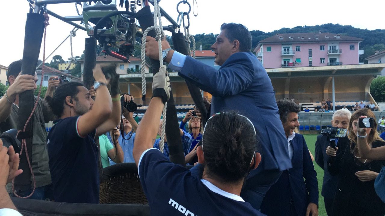 Toti sulla mongolfiera di Rapallo
